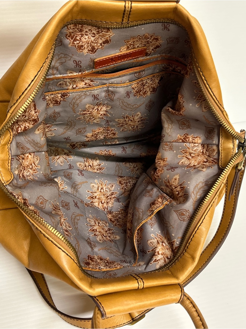 Hobo Brand Sheila Medium Satchel Leather Top Handle Bag Natural - Picture 7 of 8